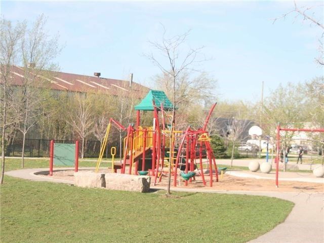 310 Red Maple Rd, #1203