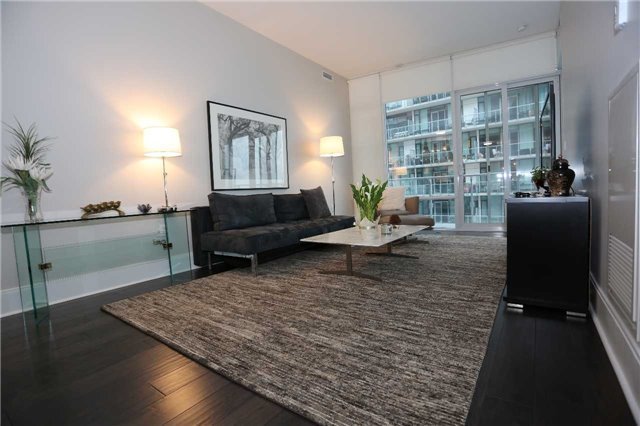 29 Queens Quay E #616