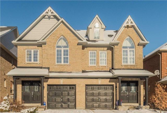 61 Four Seasons Cres