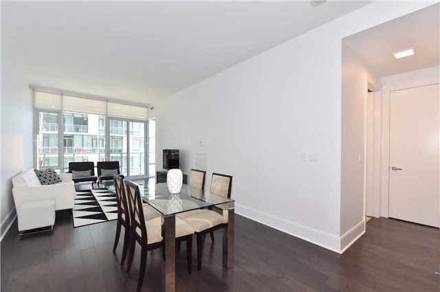 29 Queens Quay E #616