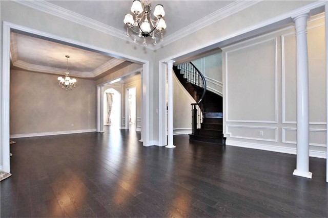 107 Queen Filomena Ave