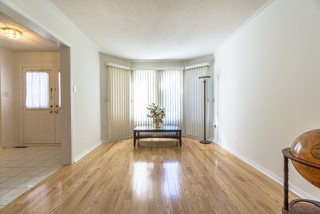 Listing W3853562 - Large Photo # 4