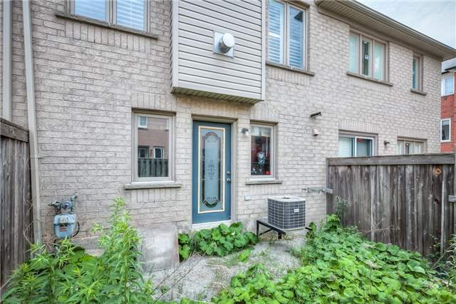 8 Coburg Cres