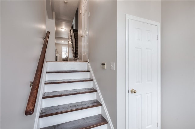 8 Coburg Cres