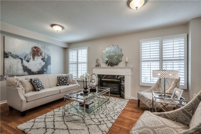 8 Coburg Cres