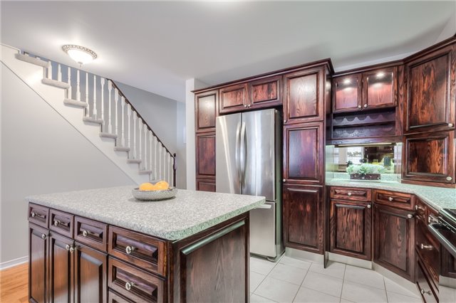 8 Coburg Cres