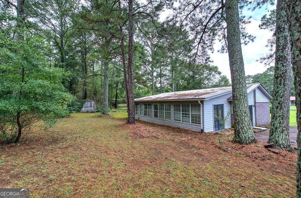 121 Sunset Drive NE