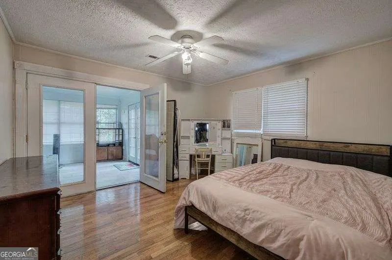 121 Sunset Drive NE