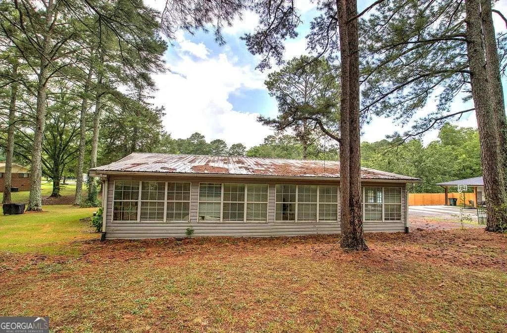 121 Sunset Drive NE