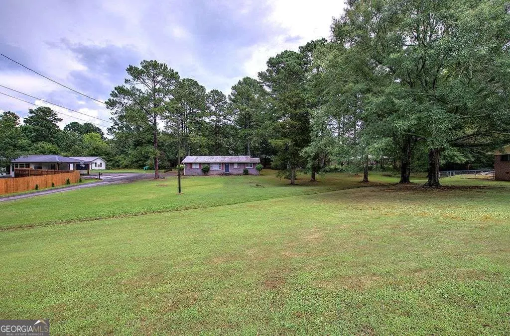 121 Sunset Drive NE