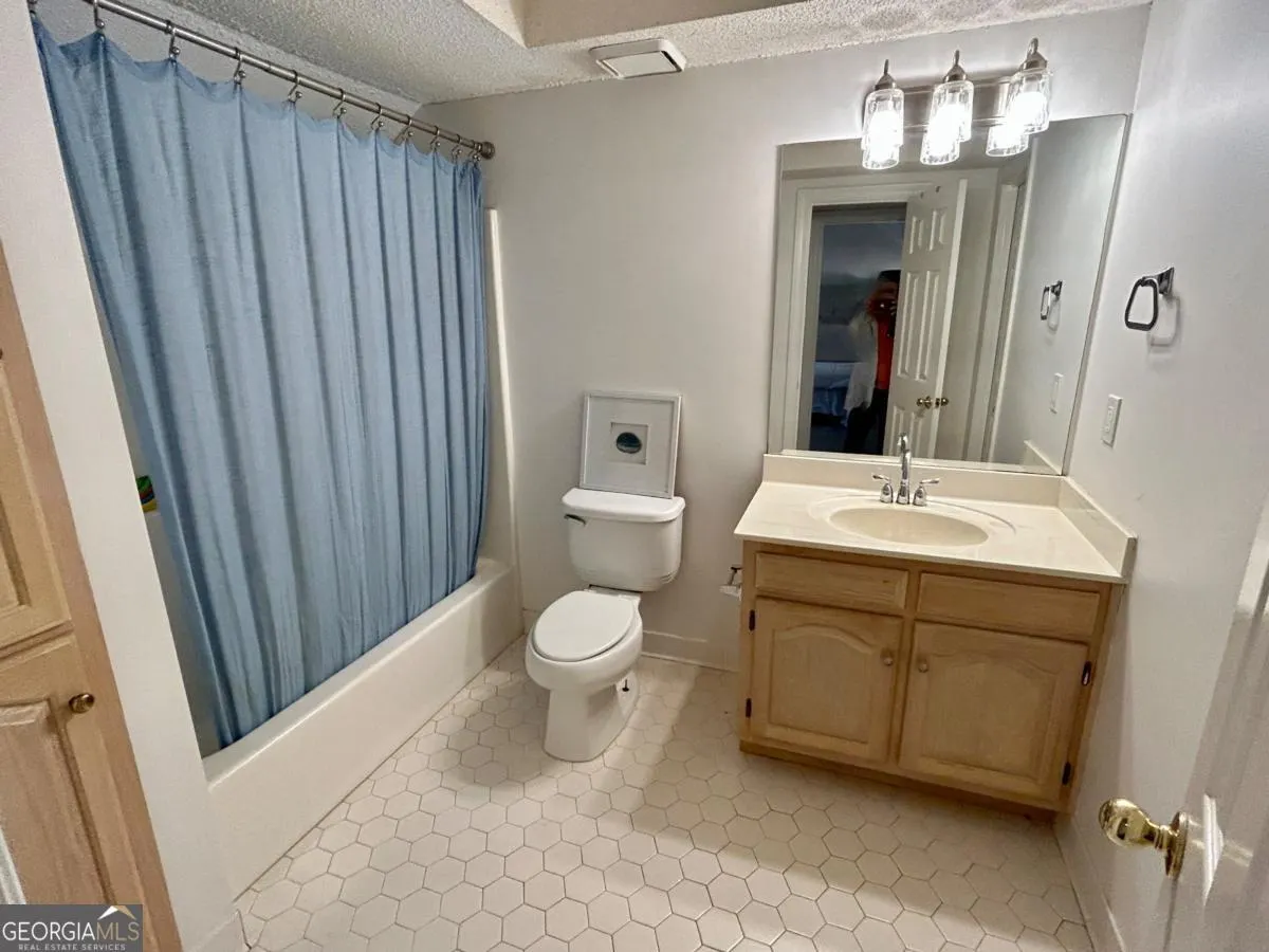 127 Kenton Place