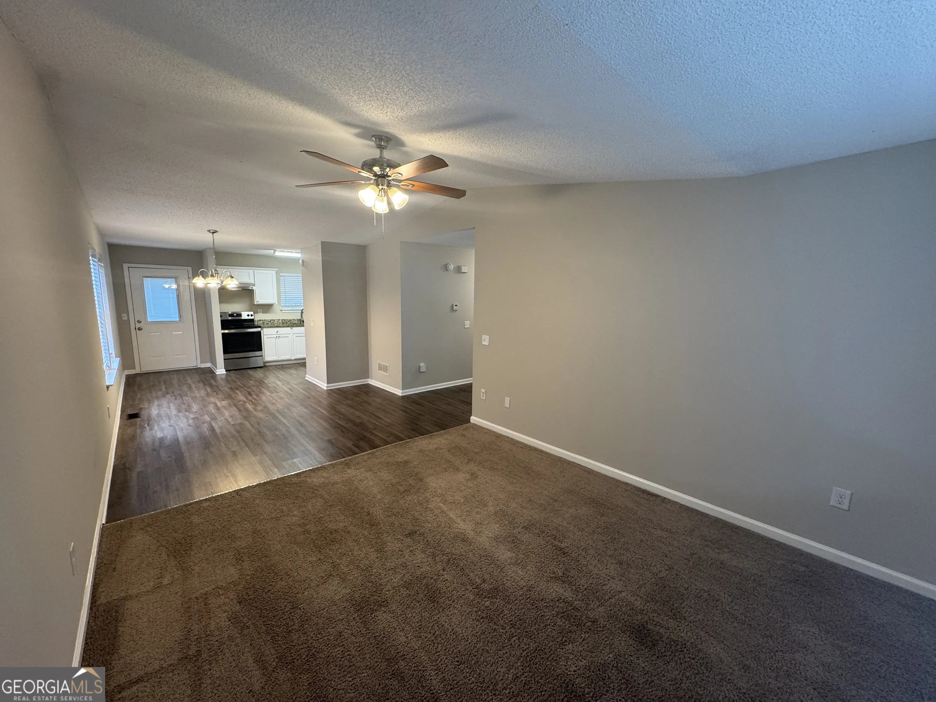 3159 W Point Circle