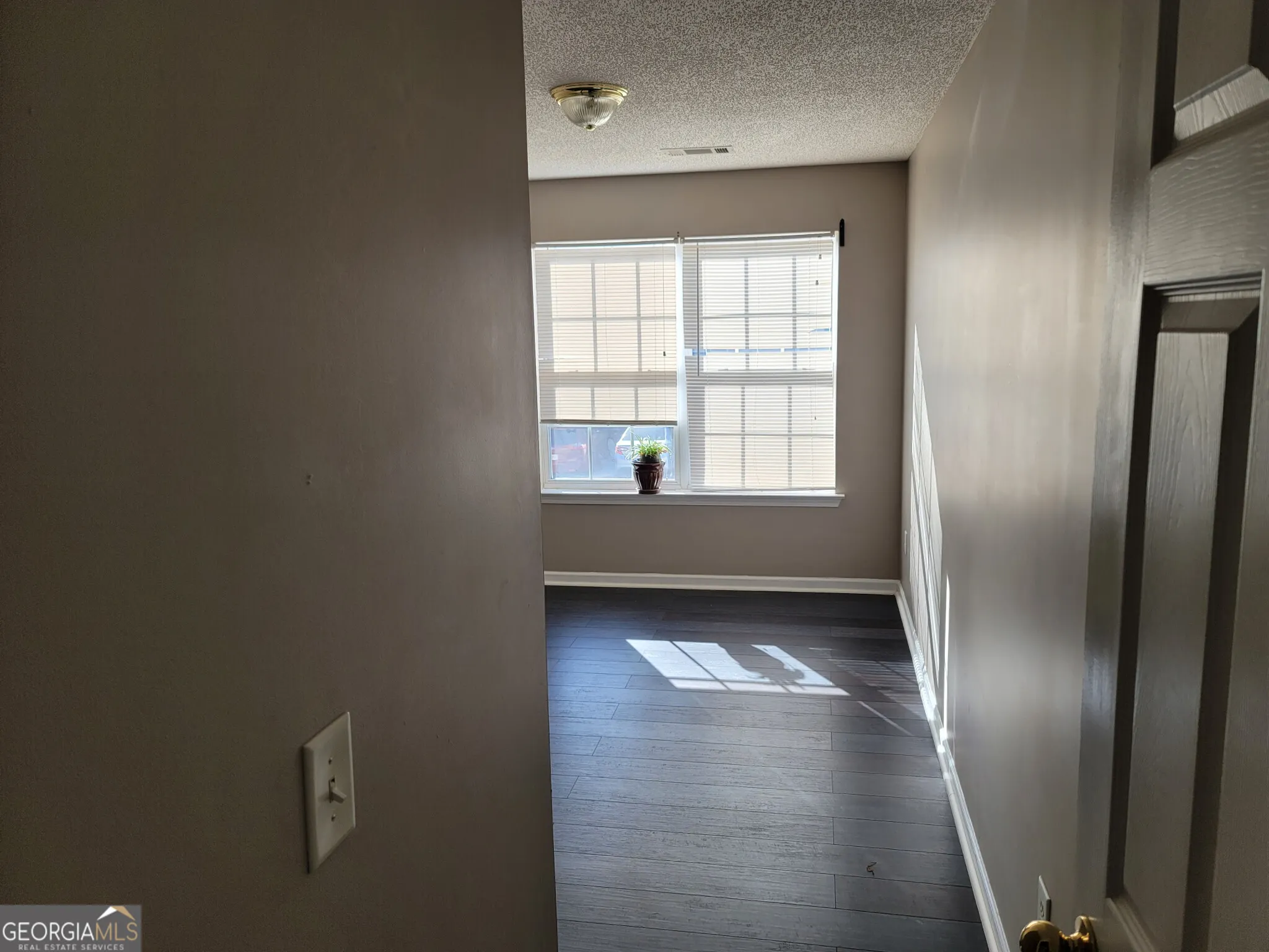 5338 Creekview Lane