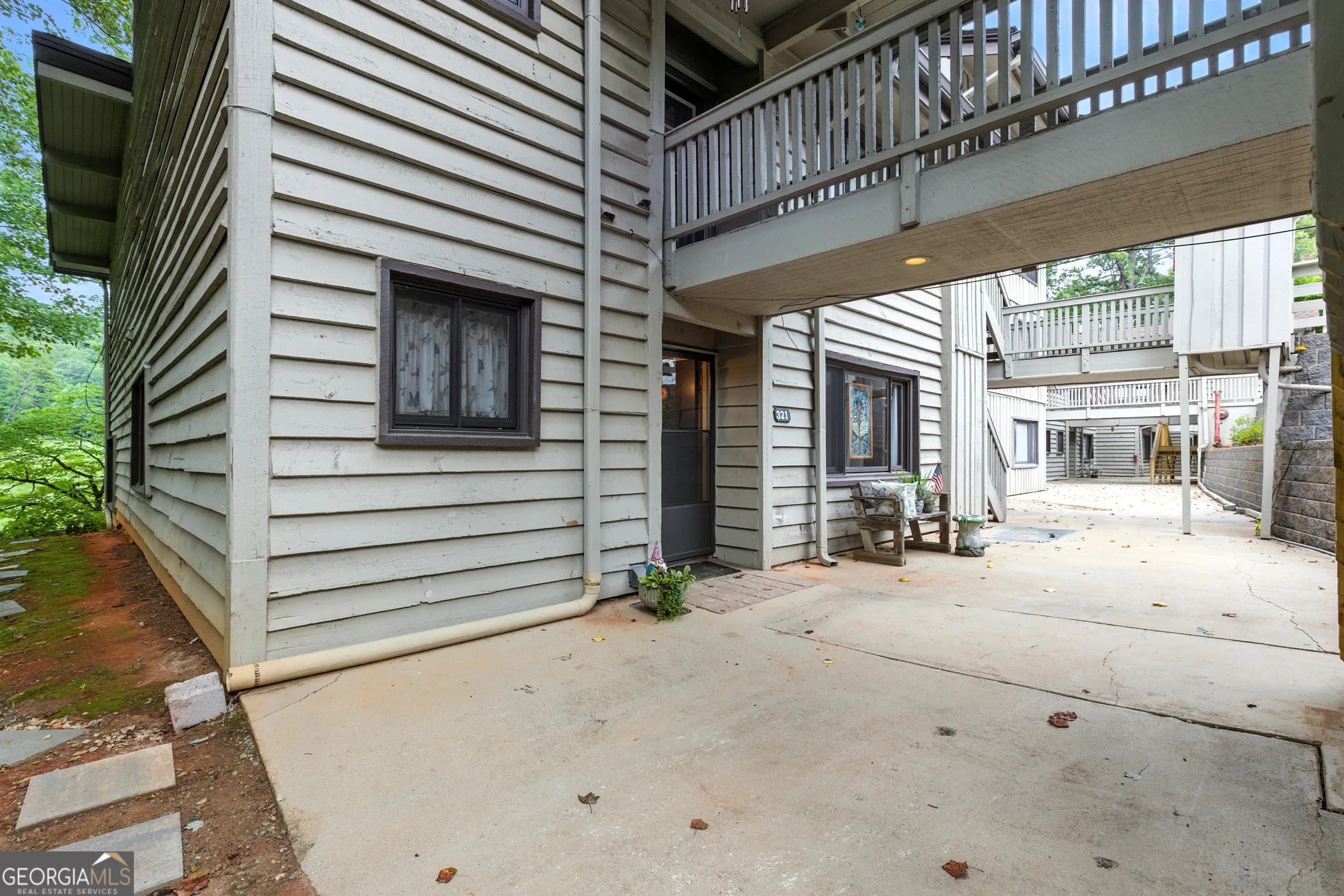 321 251 Shakespeare Drive, #321