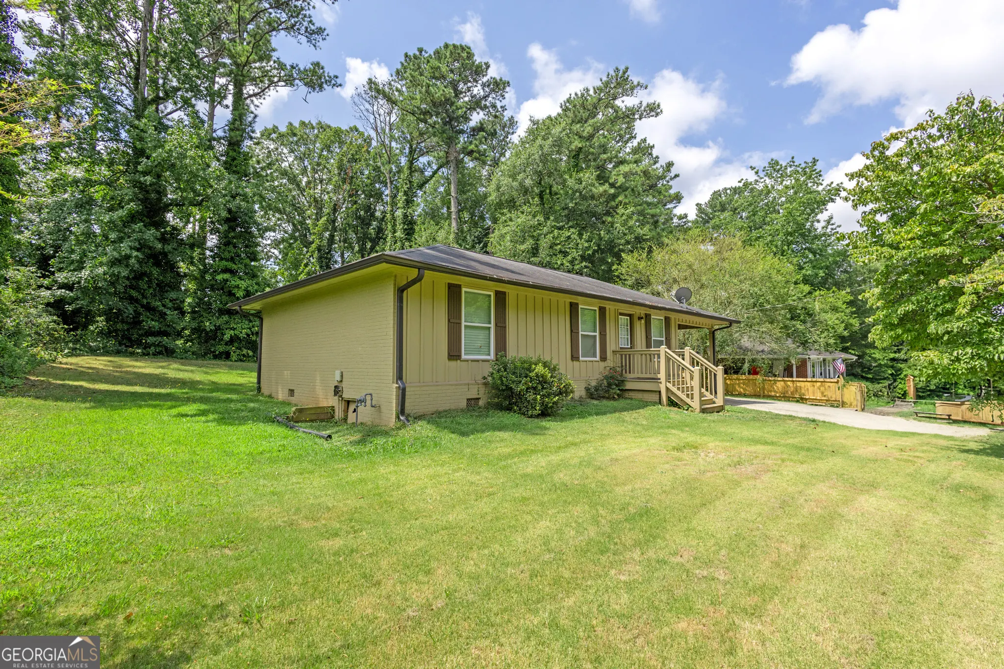 2269 Lakewood Drive NW