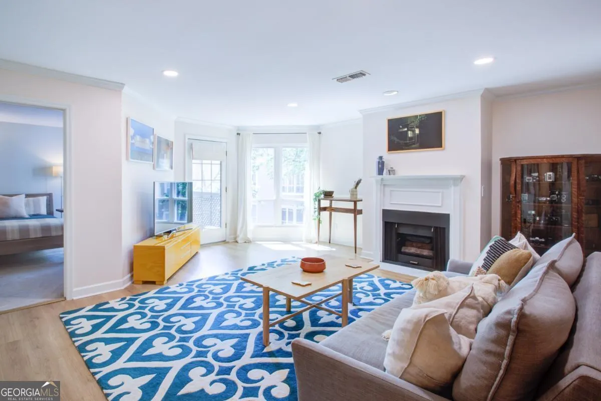 216 244 13th Street NE, #216