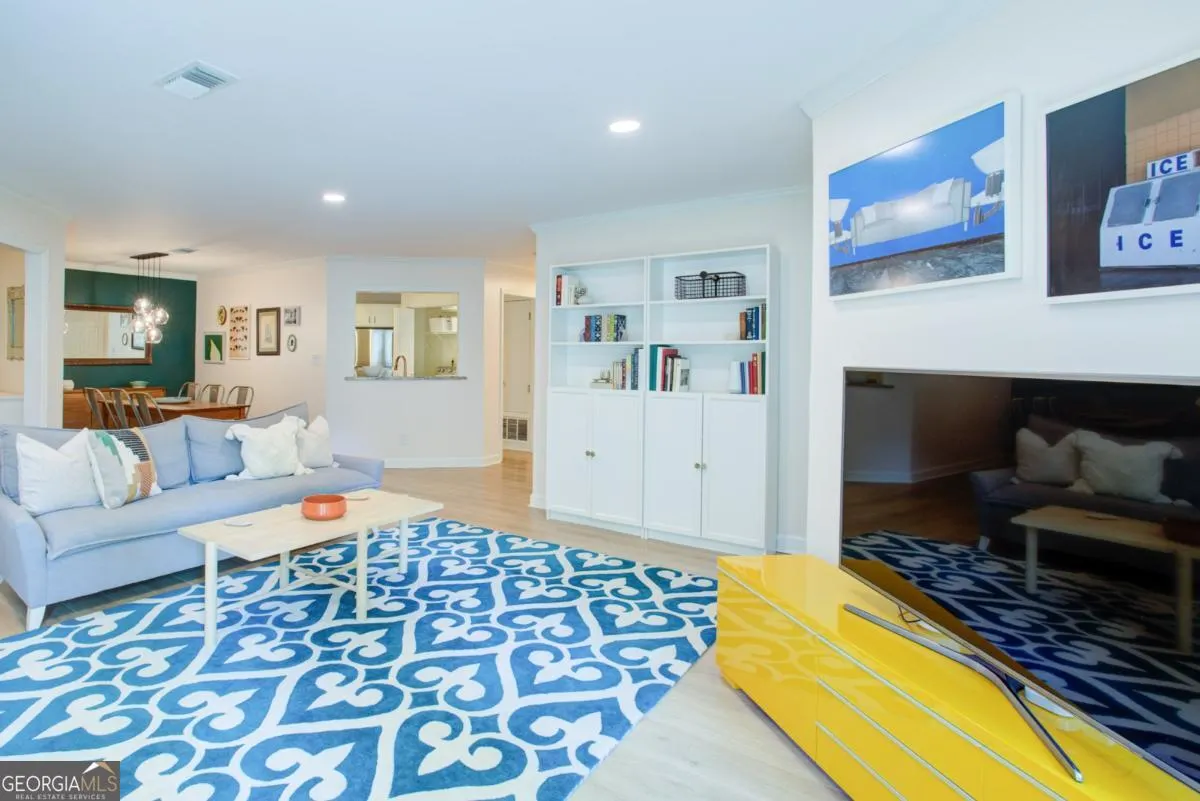 216 244 13th Street NE, #216