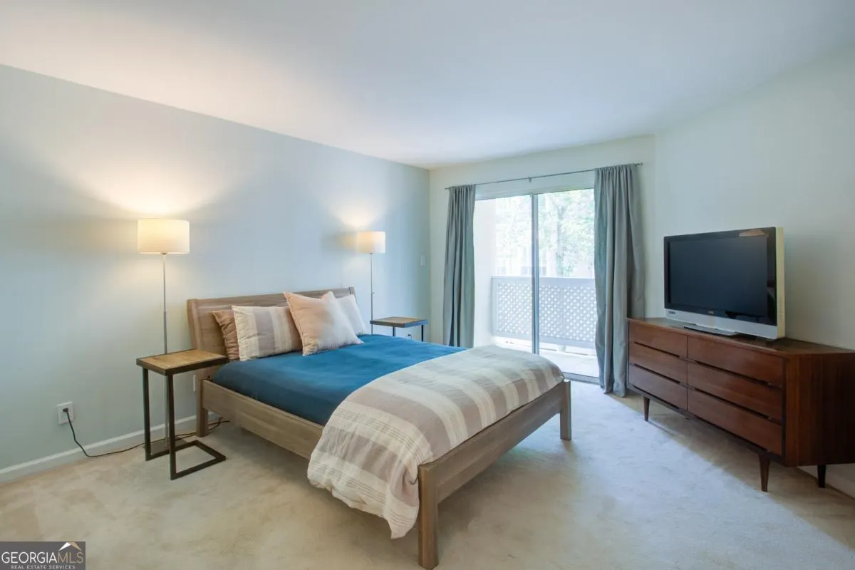 216 244 13th Street NE, #216
