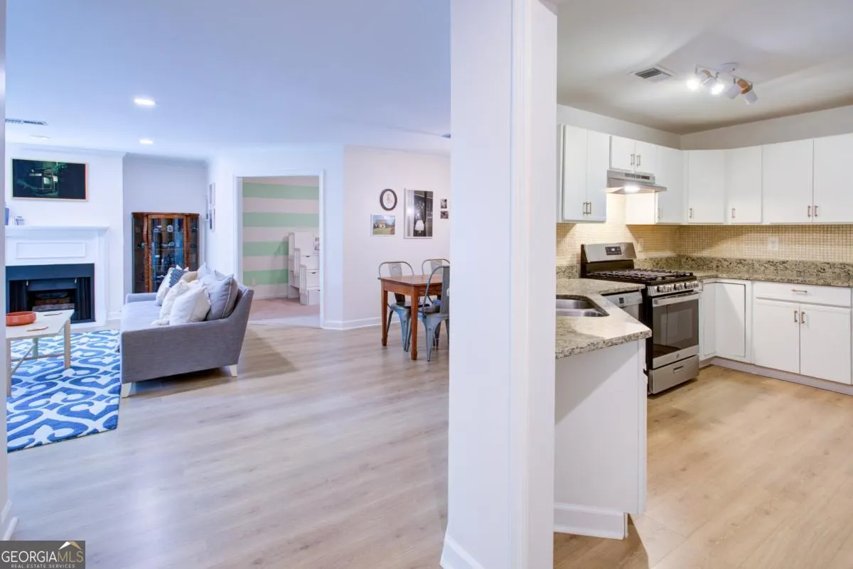 216 244 13th Street NE, #216