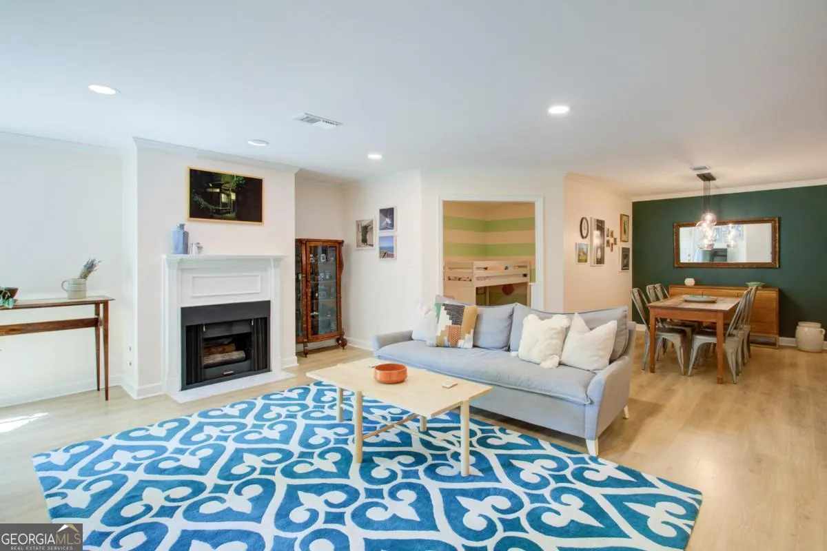 216 244 13th Street NE, #216