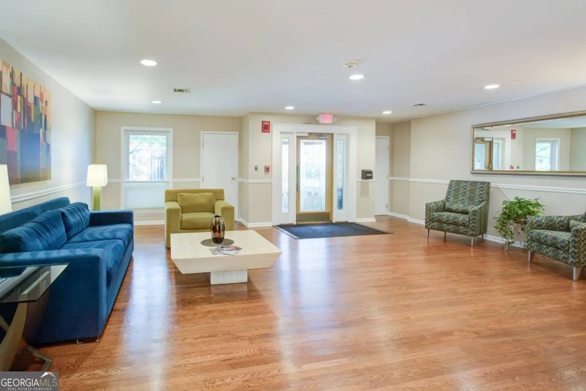 216 244 13th Street NE, #216