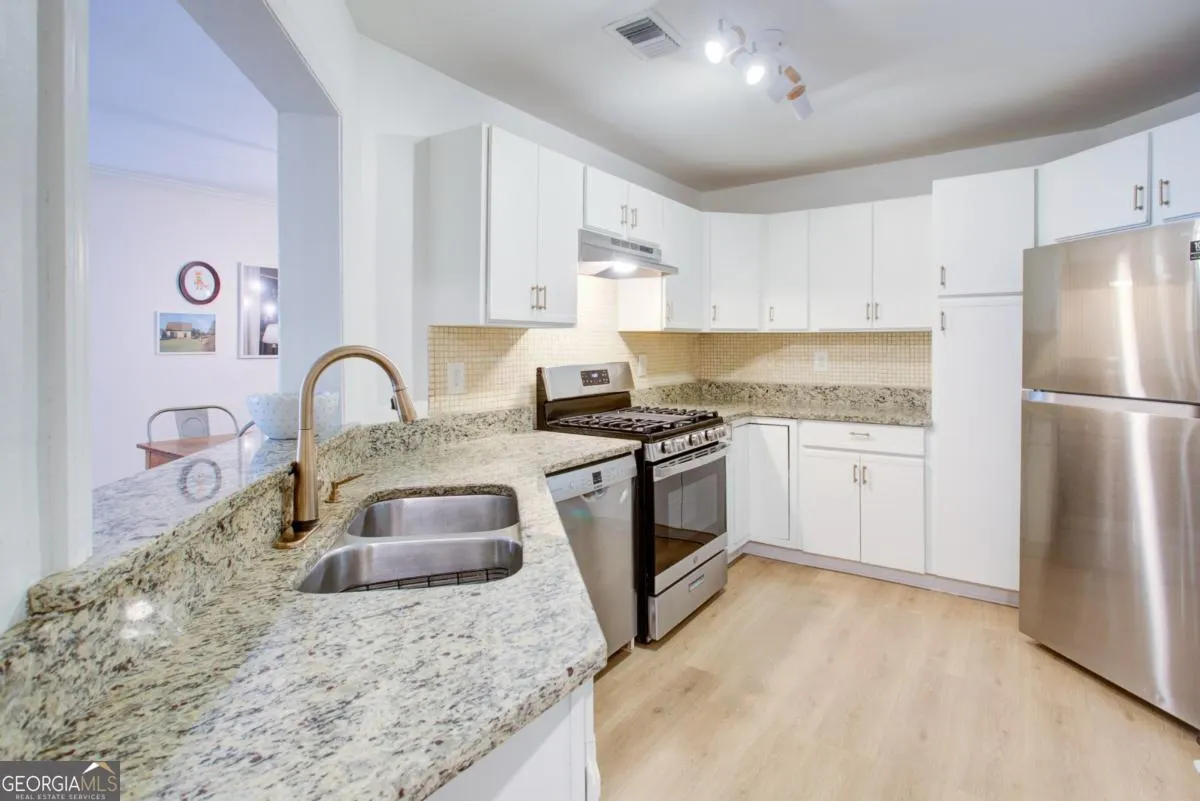 216 244 13th Street NE, #216