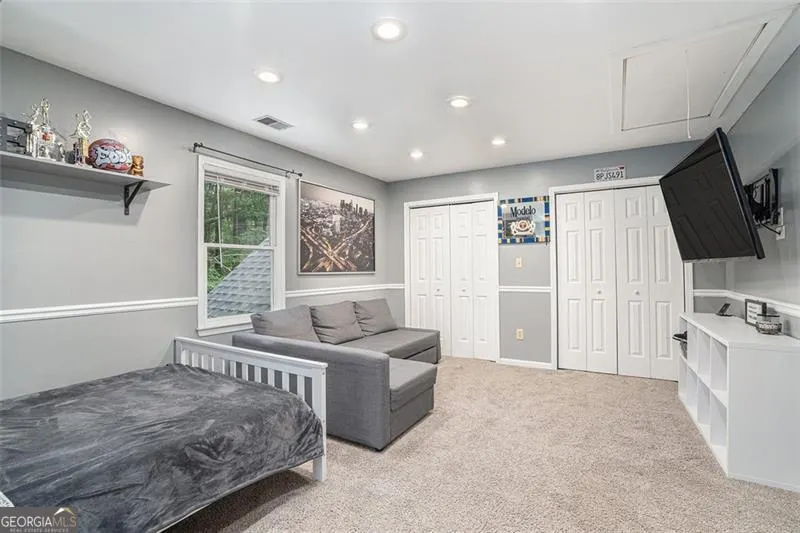83 SHIPP Circle