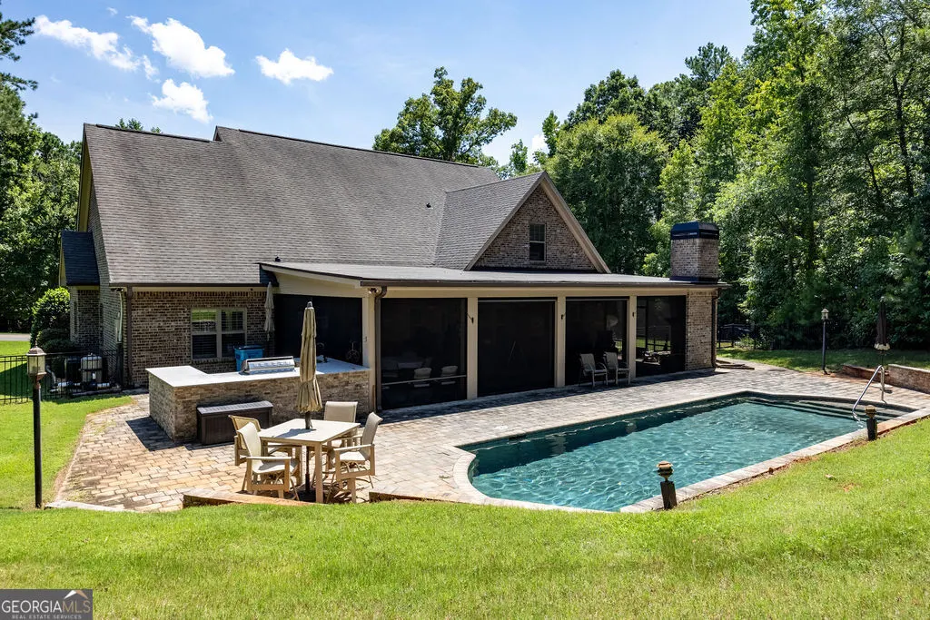 116 Crescent Drive