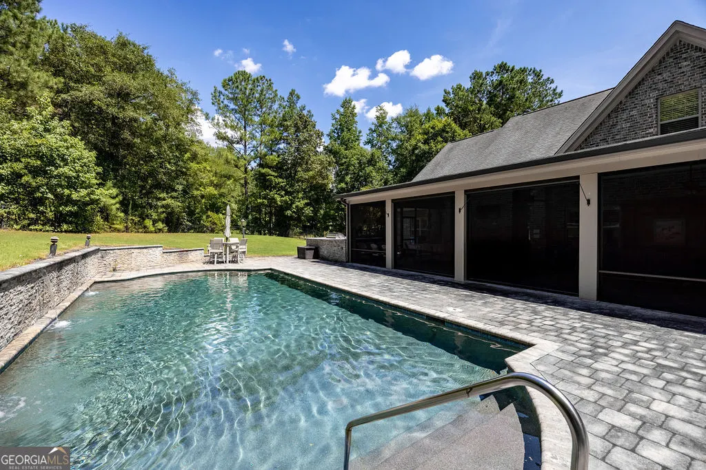 116 Crescent Drive