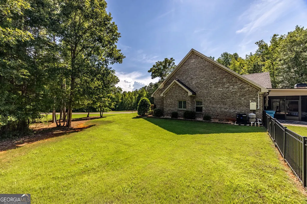 116 Crescent Drive