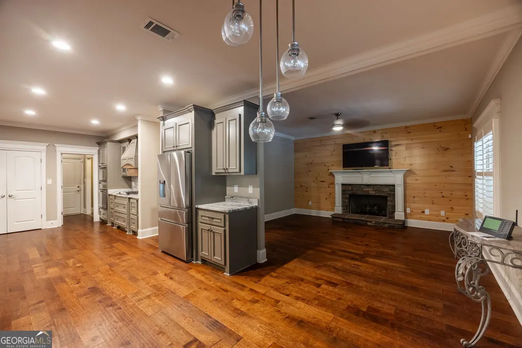 116 Crescent Drive