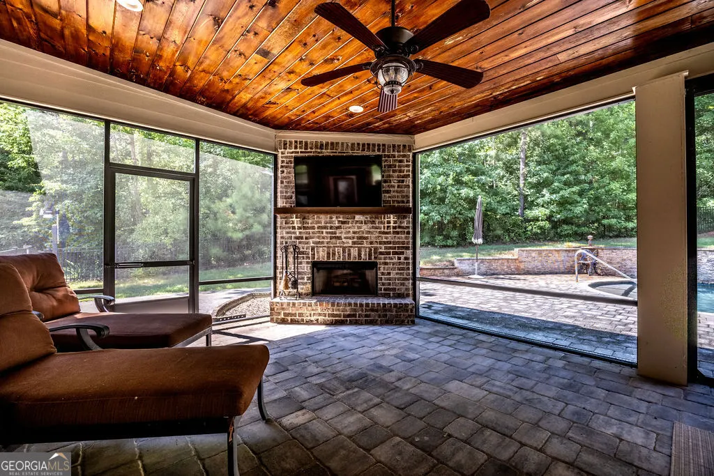 116 Crescent Drive