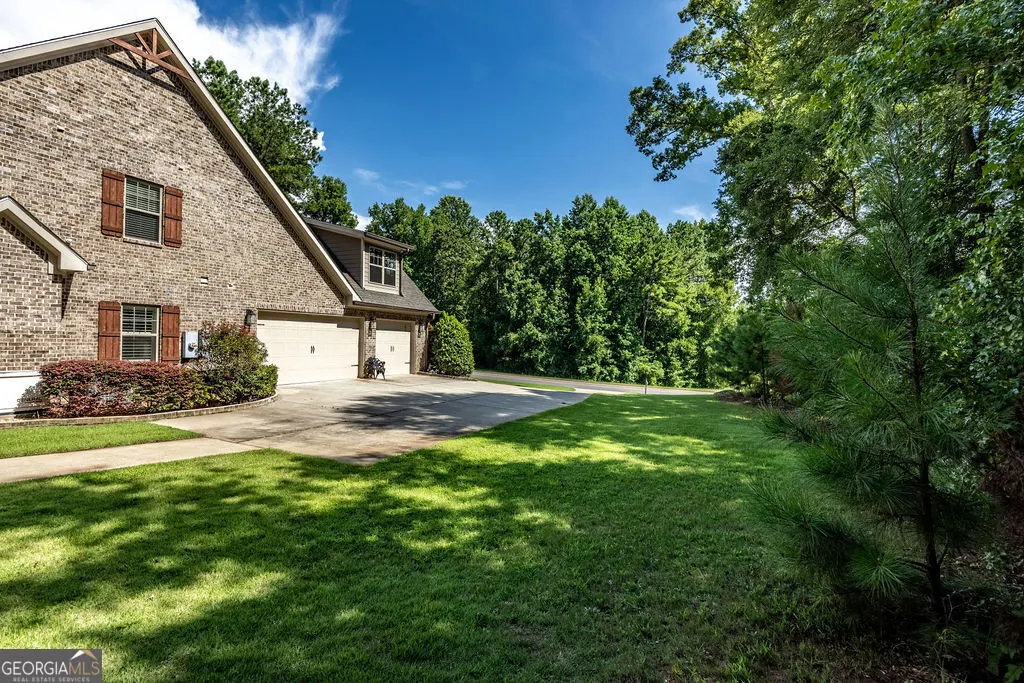116 Crescent Drive