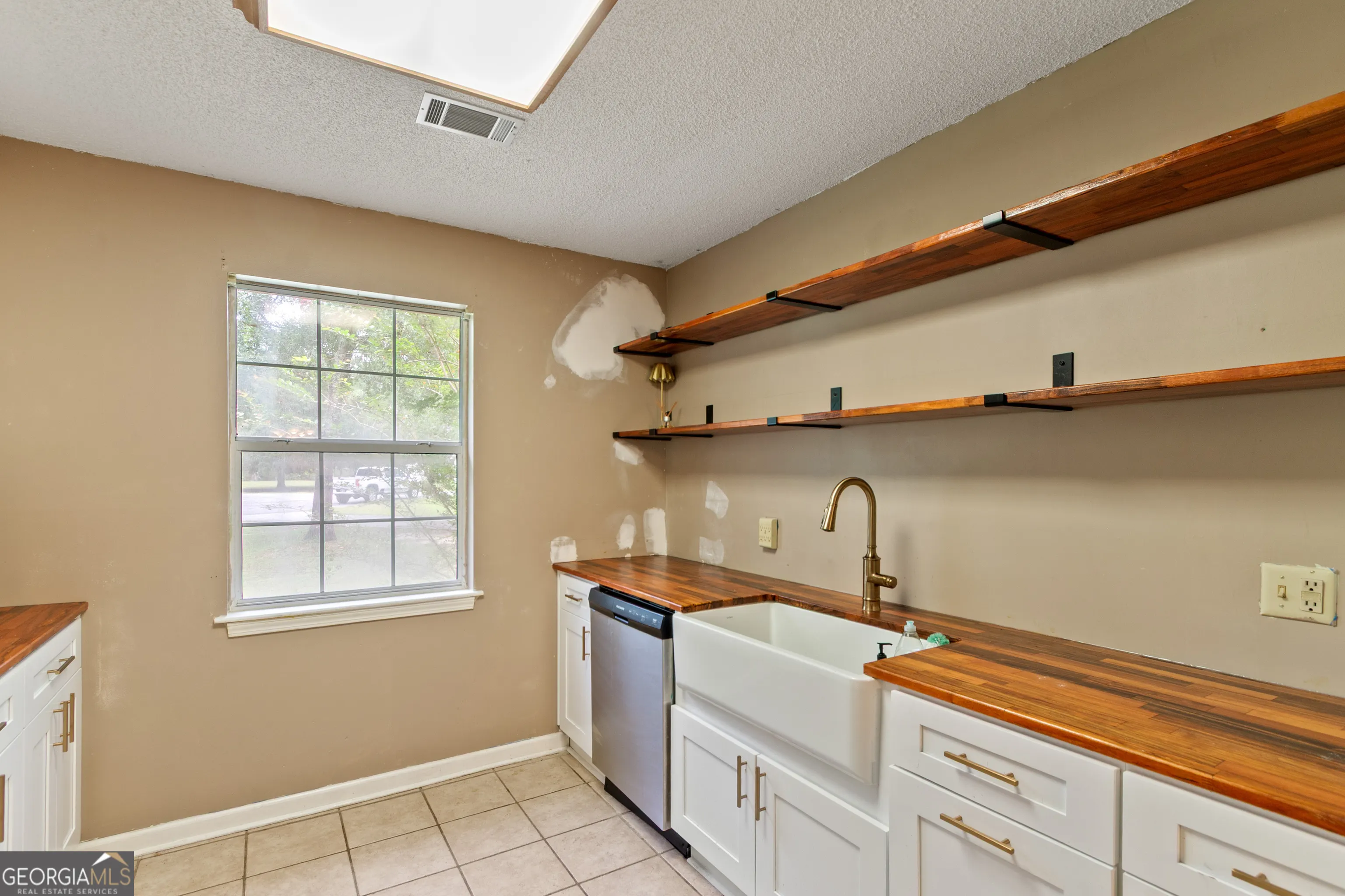 505 Carriage Lane