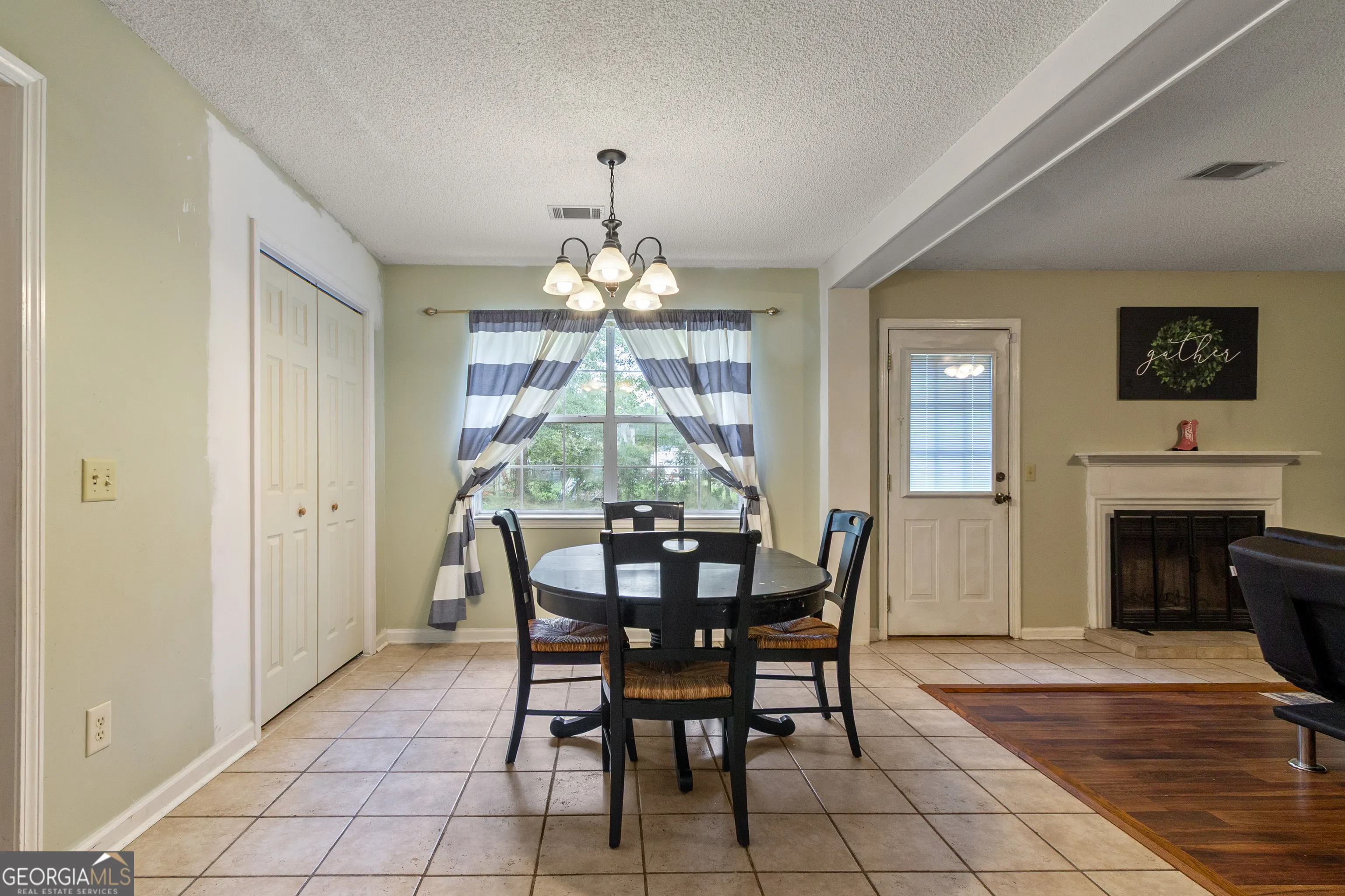 505 Carriage Lane
