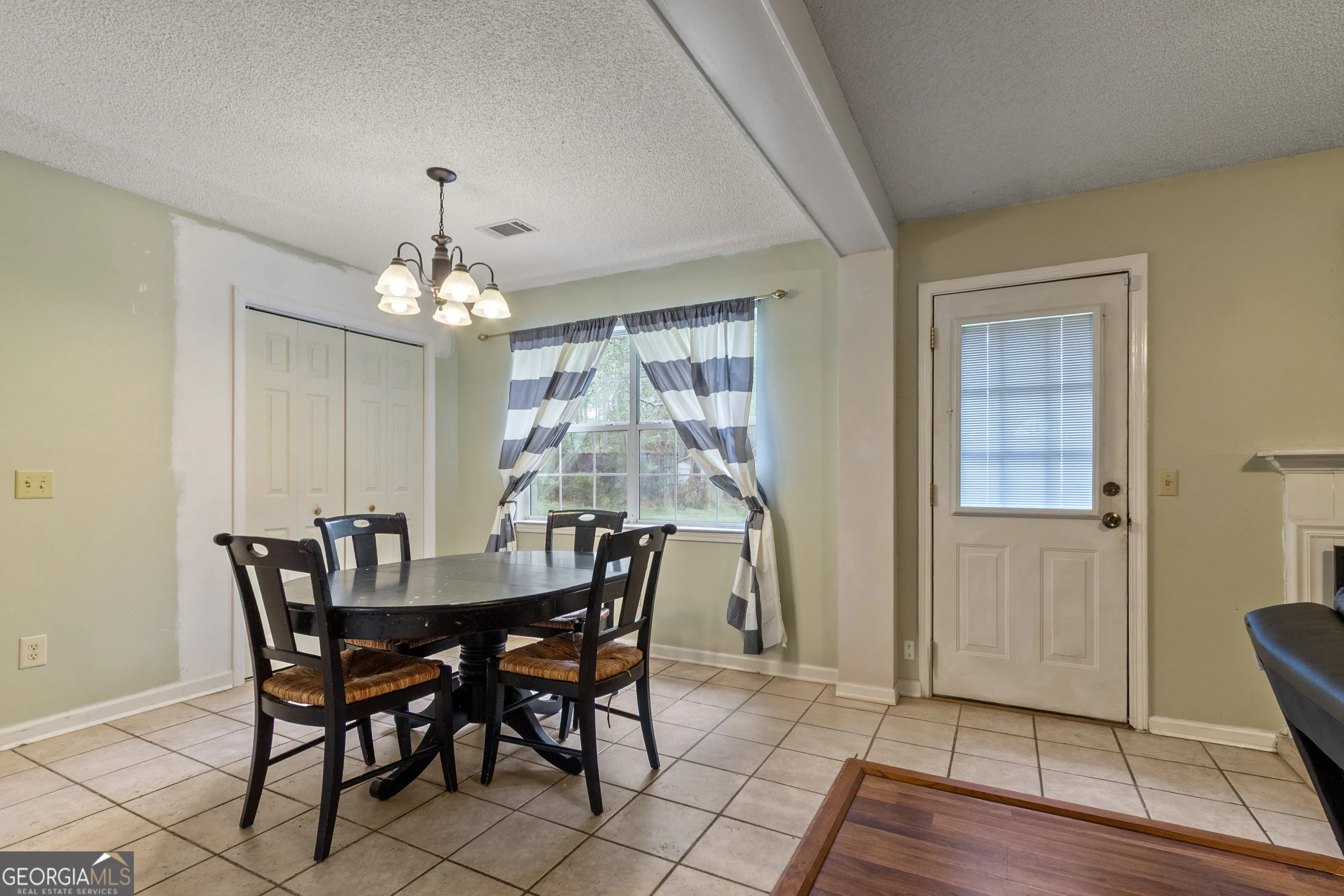 505 Carriage Lane