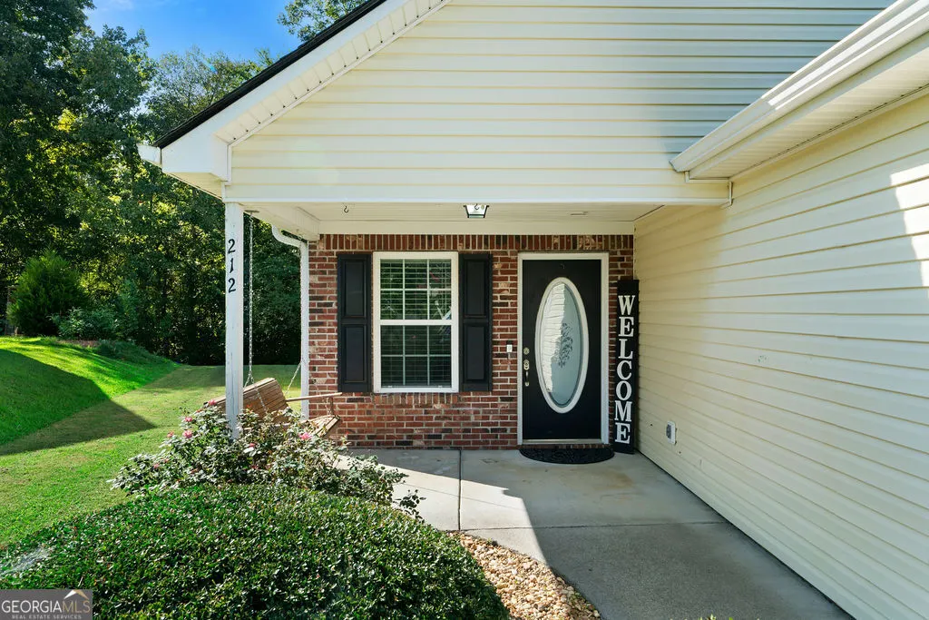 212 Louise Lane