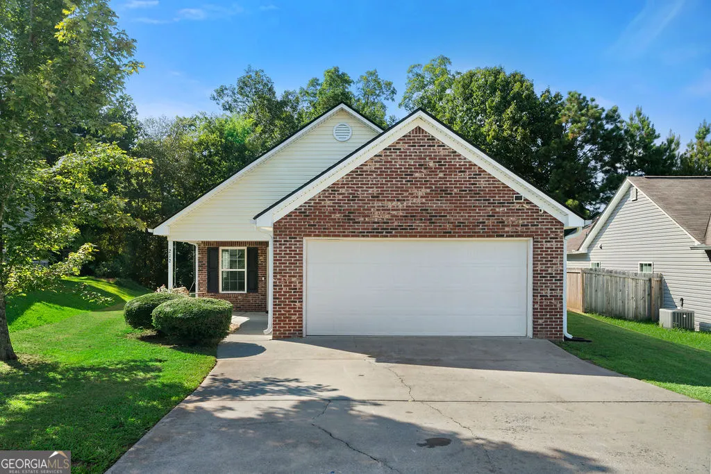 212 Louise Lane
