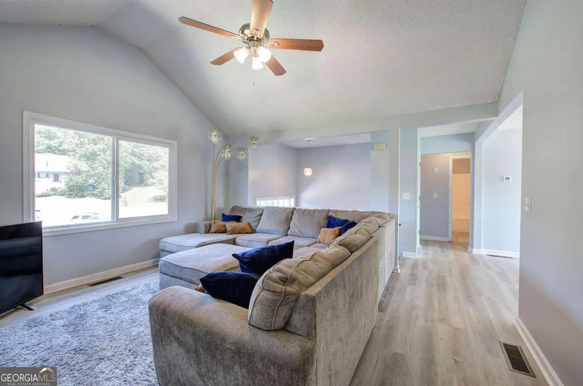 18 Greenmont Court SW