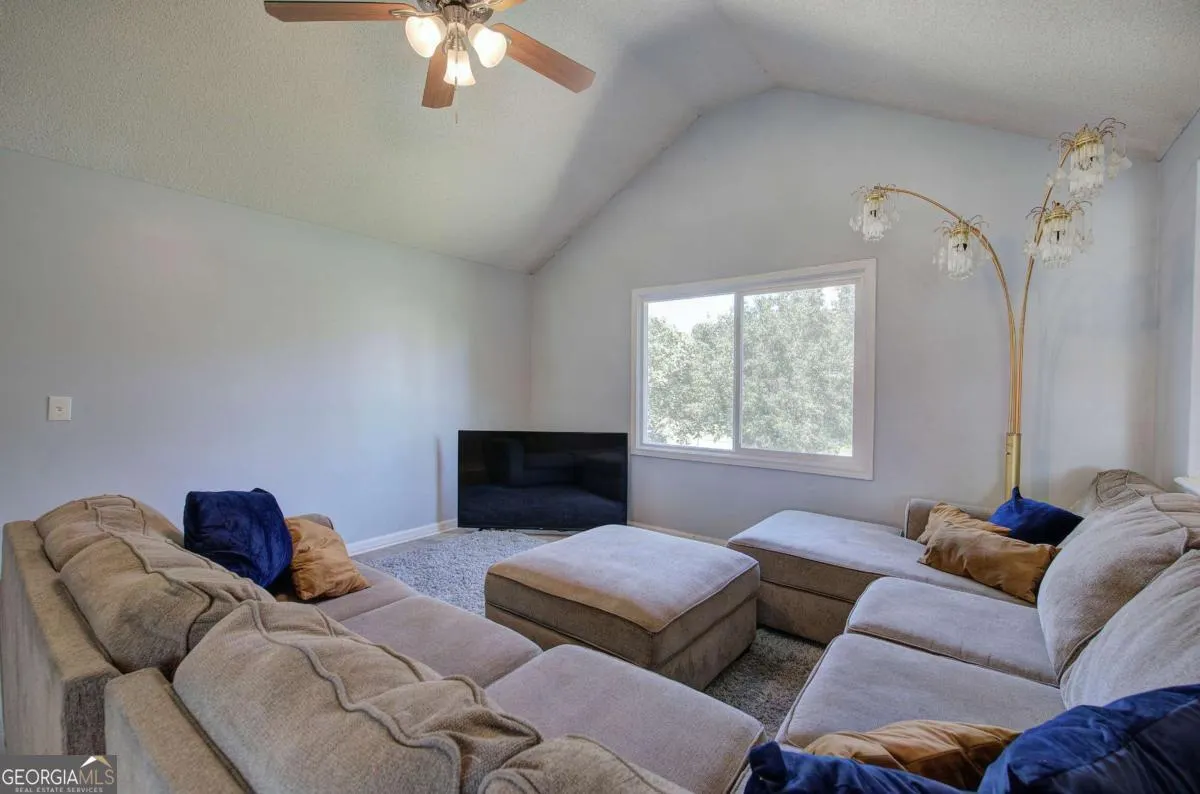 18 Greenmont Court SW