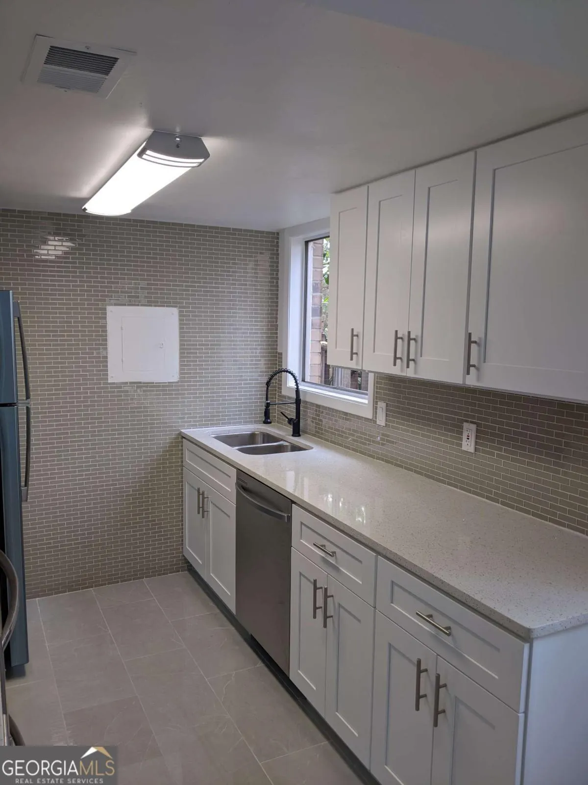 2960 N Dekalb