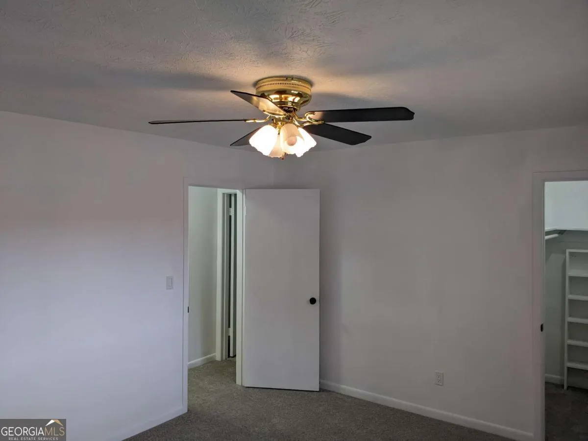 2960 N Dekalb