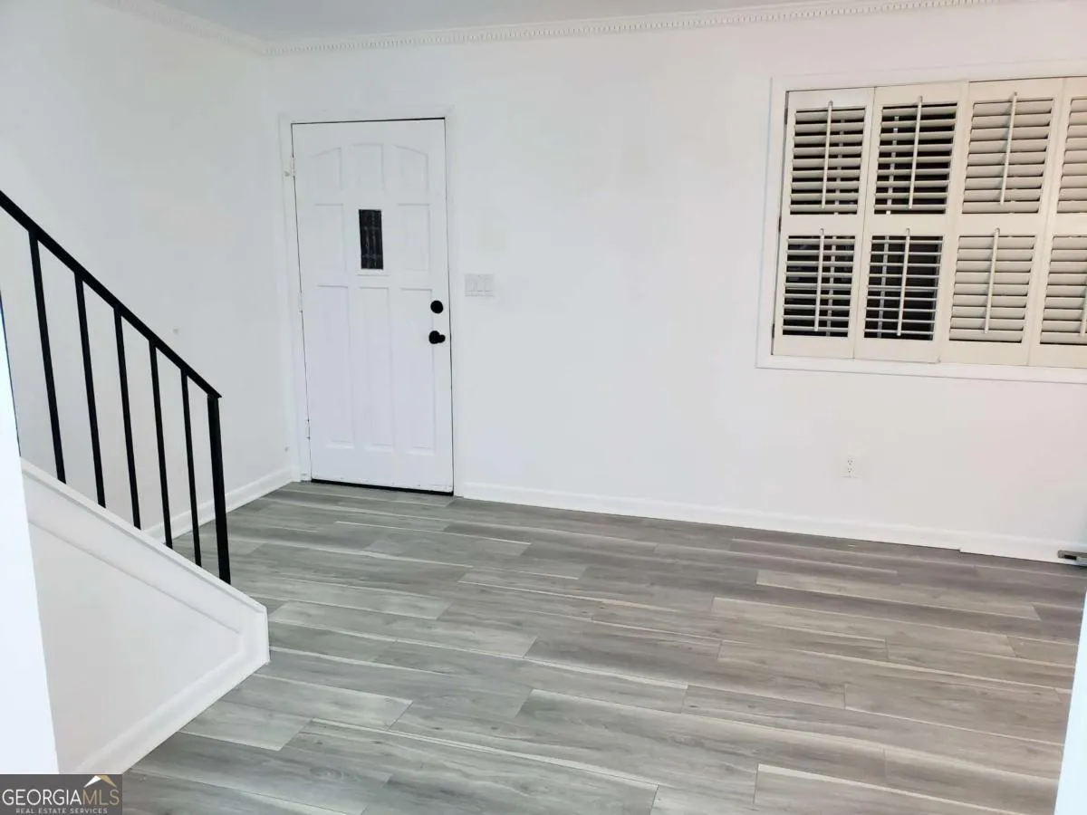 2960 N Dekalb