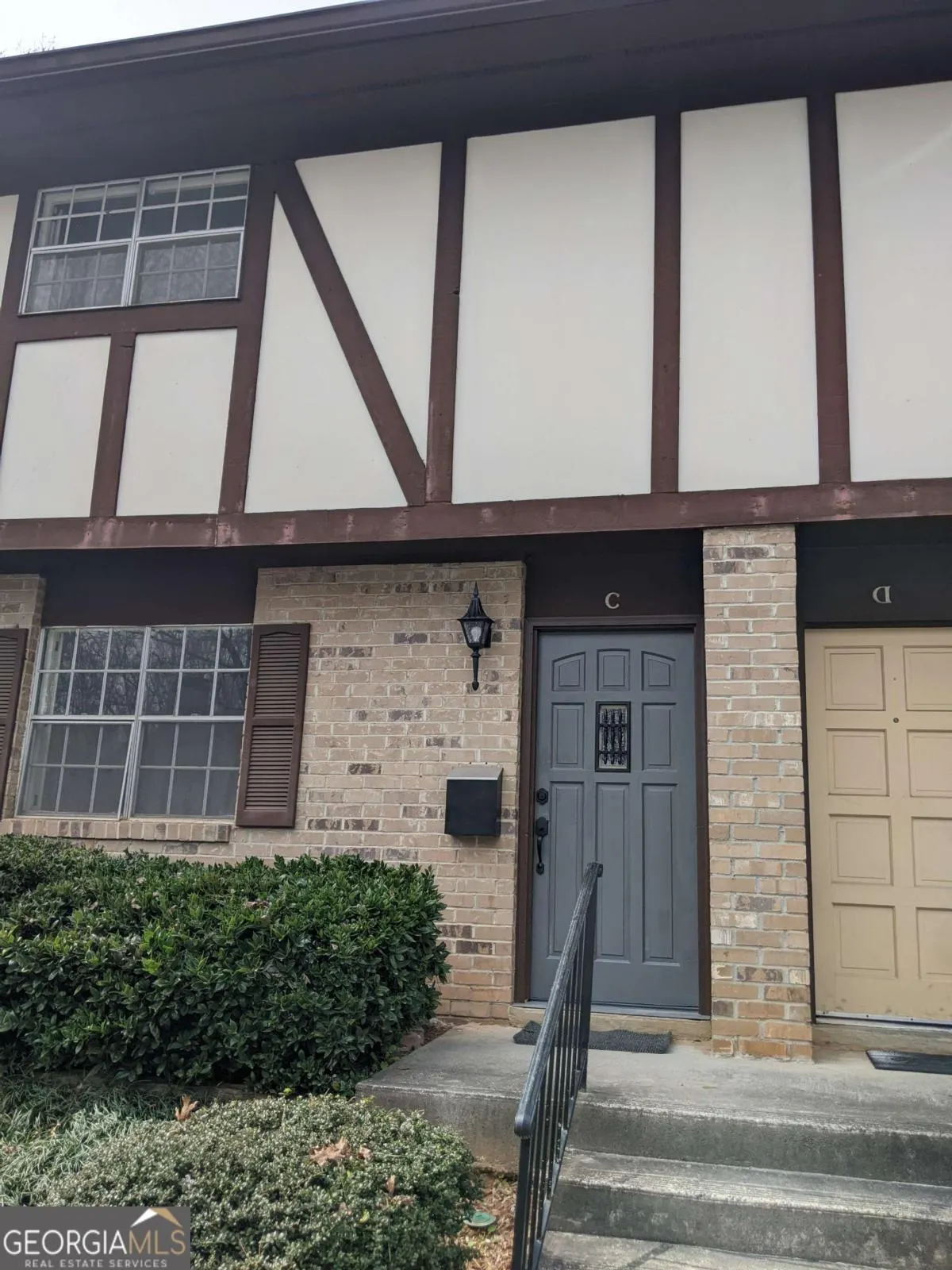 2960 N Dekalb