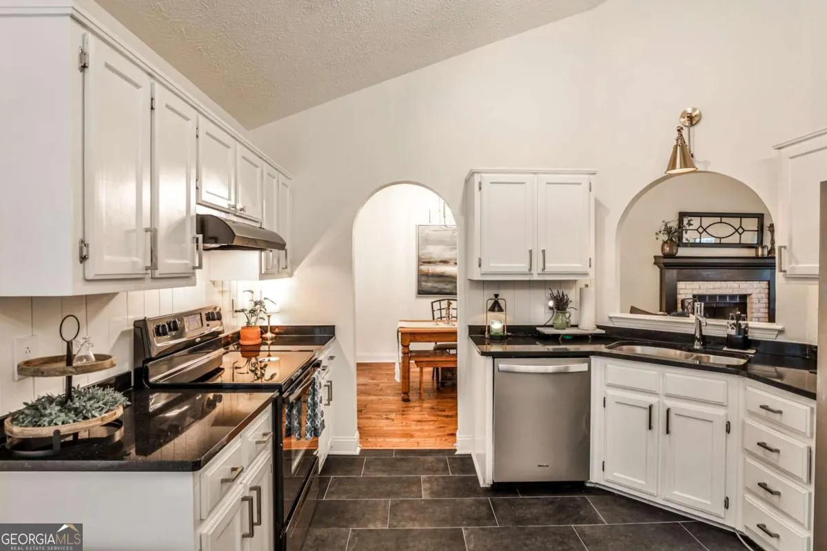 3333 Briarglen Circle