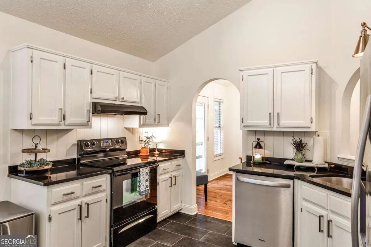 3333 Briarglen Circle