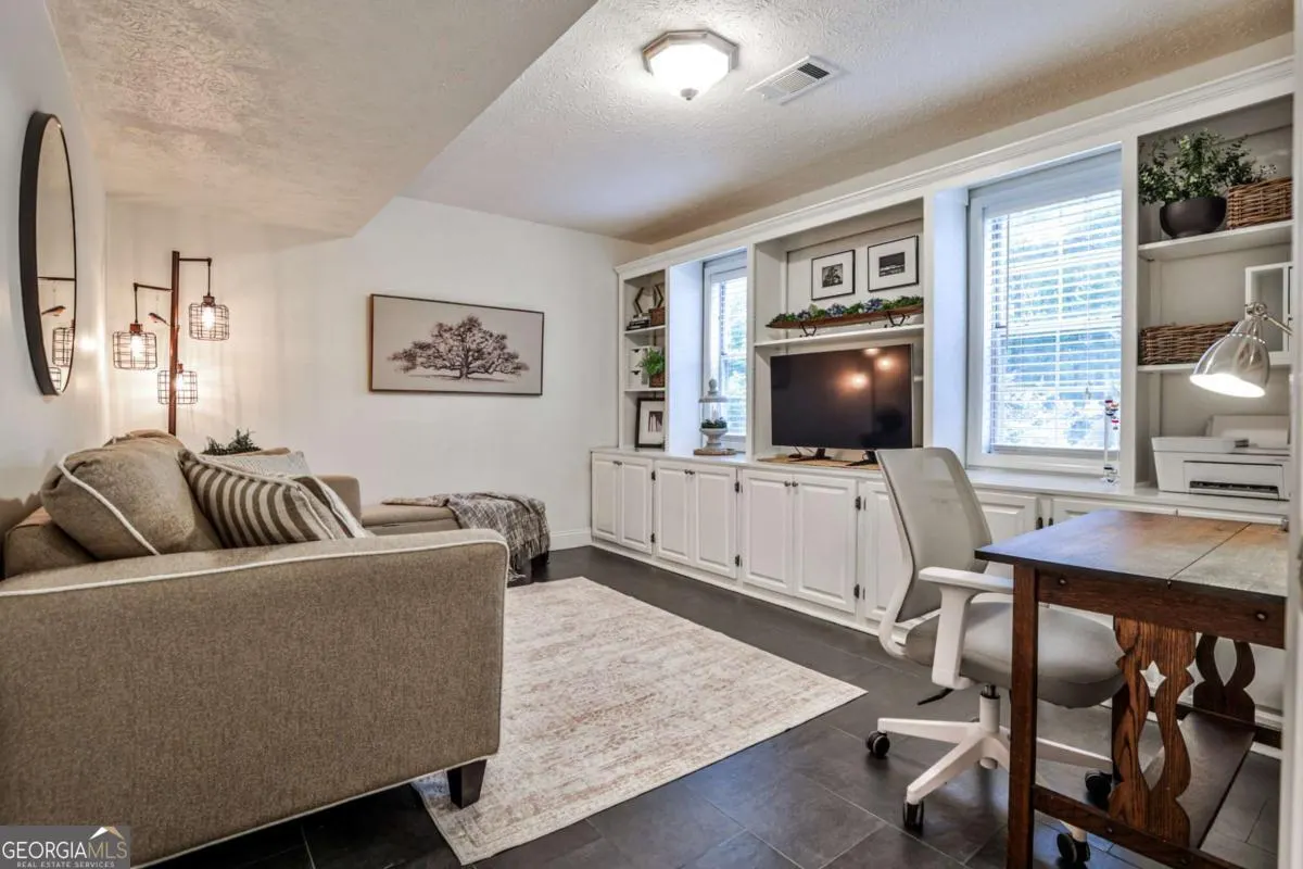 3333 Briarglen Circle