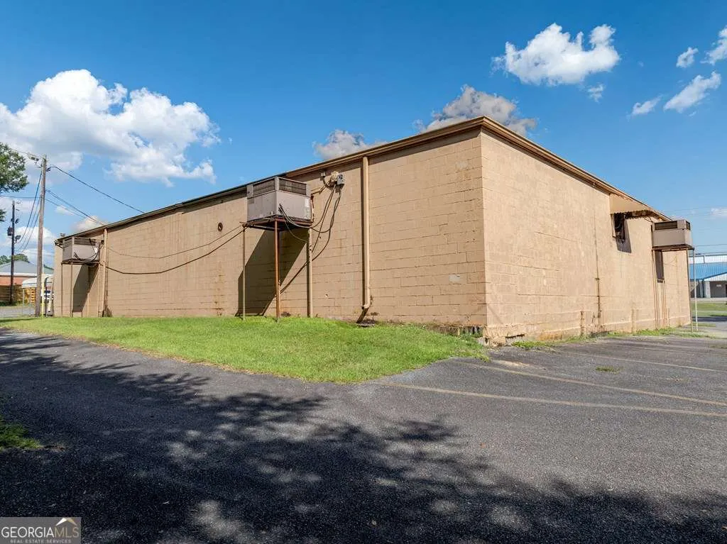 410 N Victory Drive