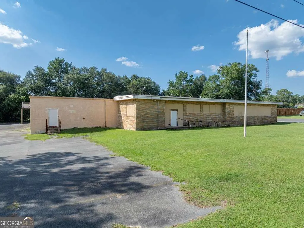 410 N Victory Drive