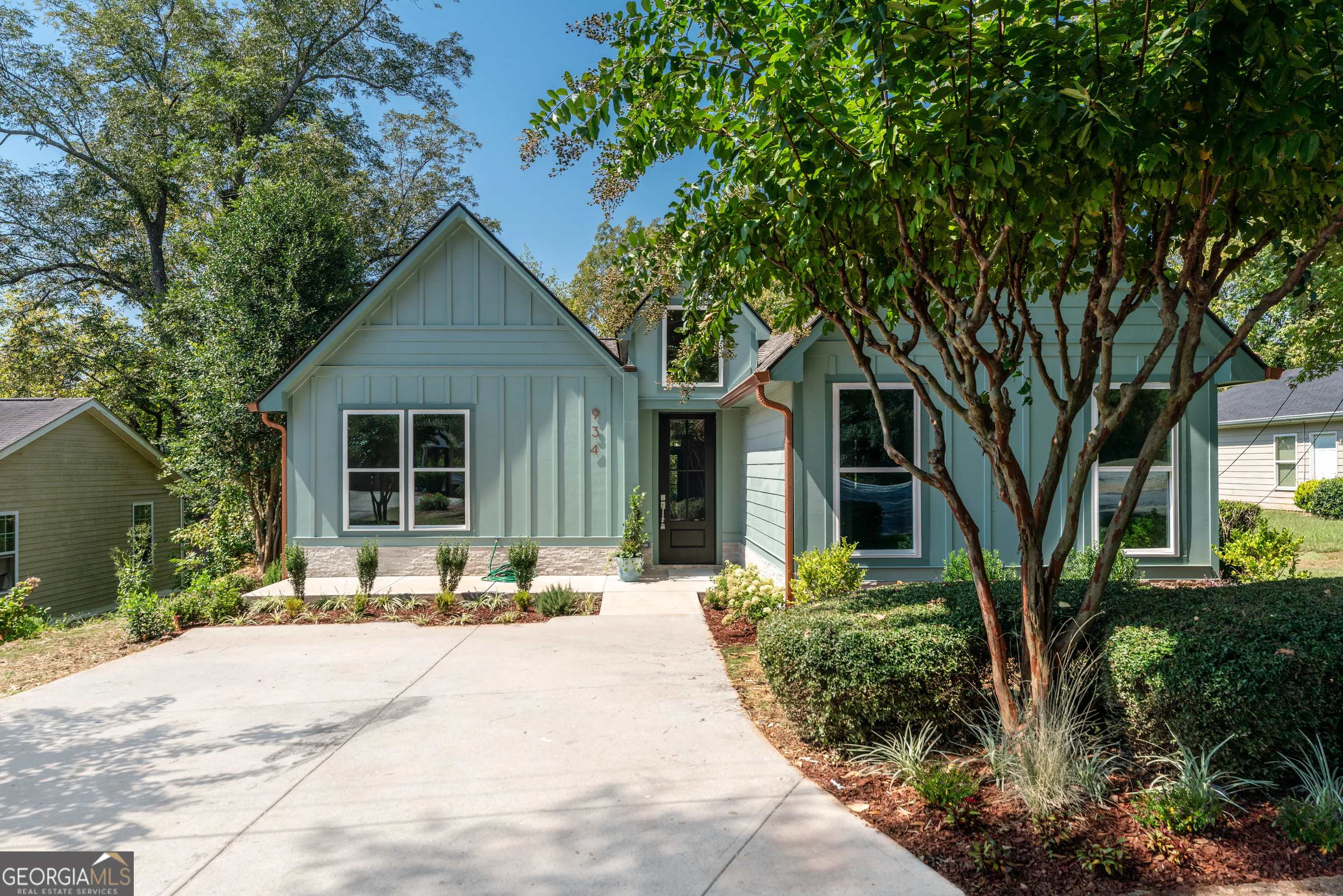 934 Zion Circle